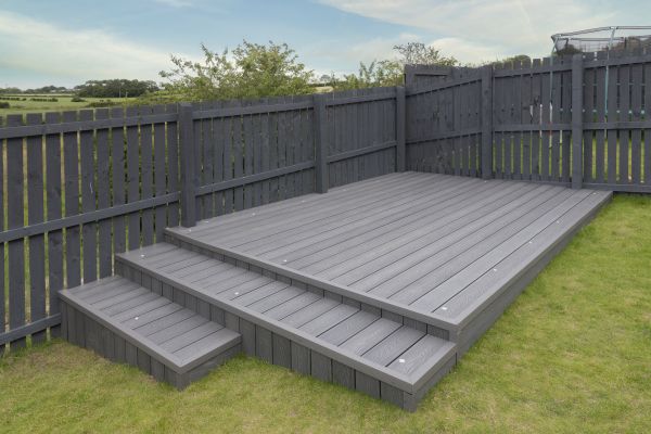 Vinyl Deck Construction in Kent